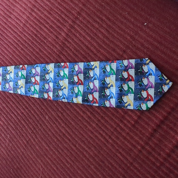 Carlton Cards Christmas Silk Tie - Picture 2 of 5